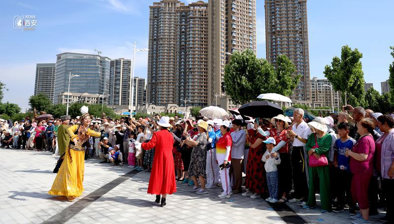 来中亚公园 感受丝路风情