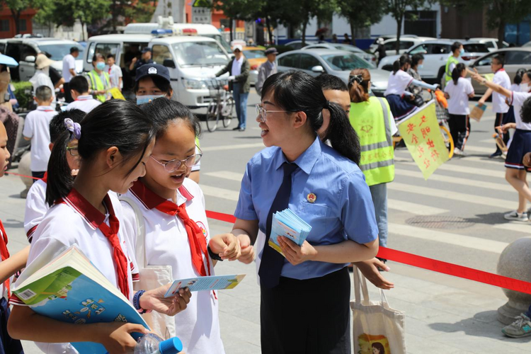 e法e同行 护航新征程丨法治教育体验基地帮助青少年扣好“人生第一粒扣子”