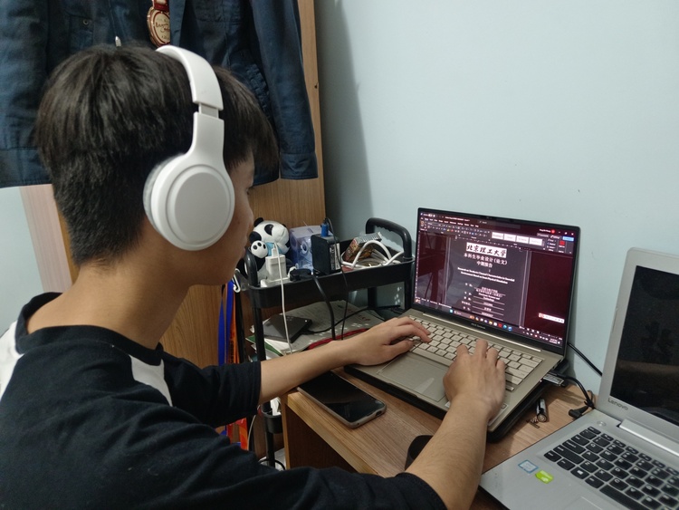 资讯有故事丨马来西亚留学生：“硬核骑行”看中国