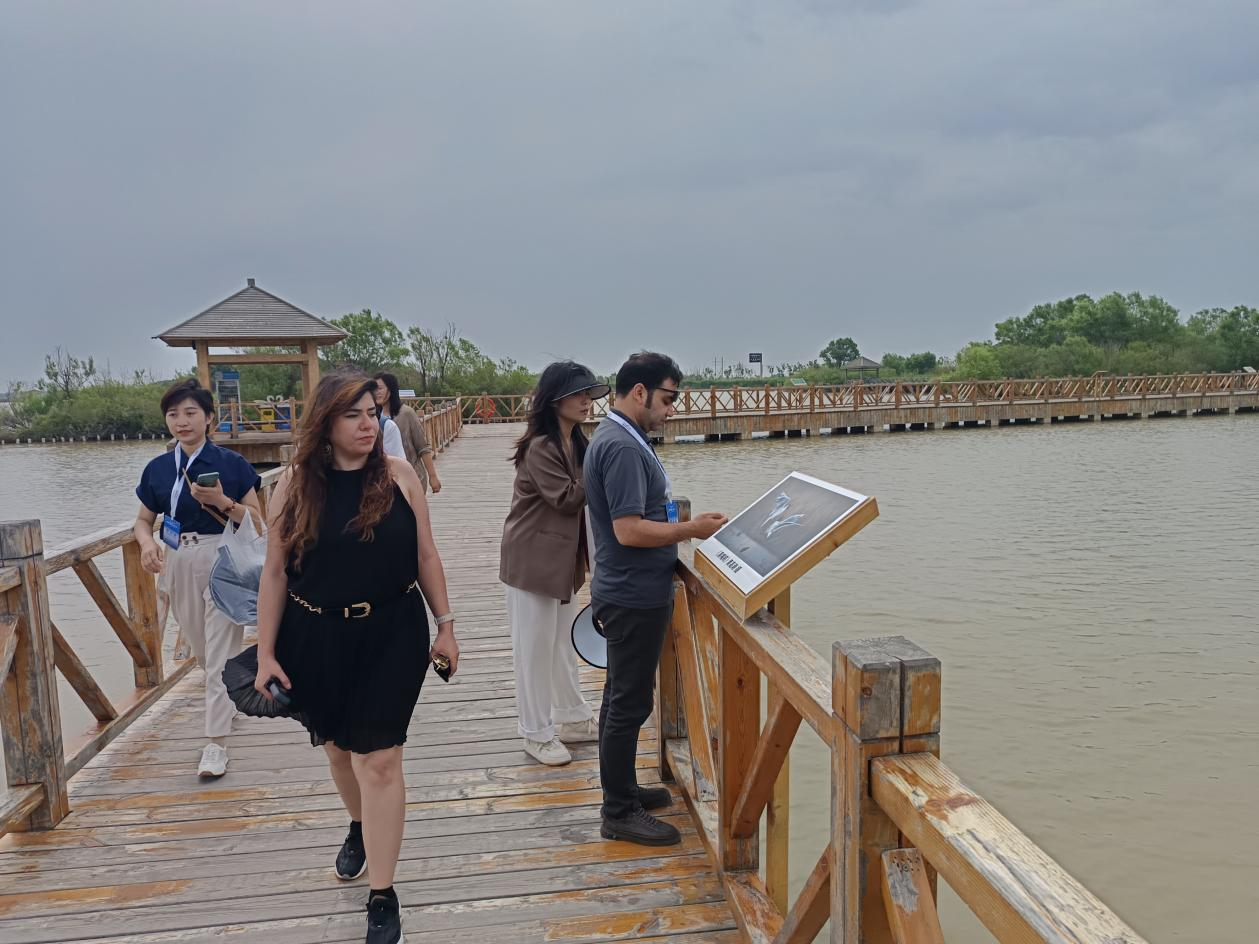 وسائل الإعلام الأجنبية تزور دونغيينغ وتلامس نبض تنميتها_fororder_图片3