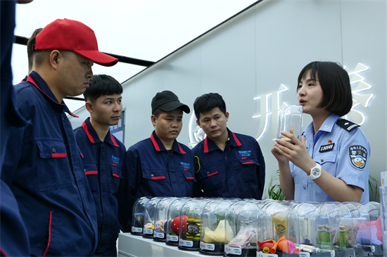 宿迁经开区公安创新警务模式 前移“主防阵地”增添“平安砝码”_fororder_图片20