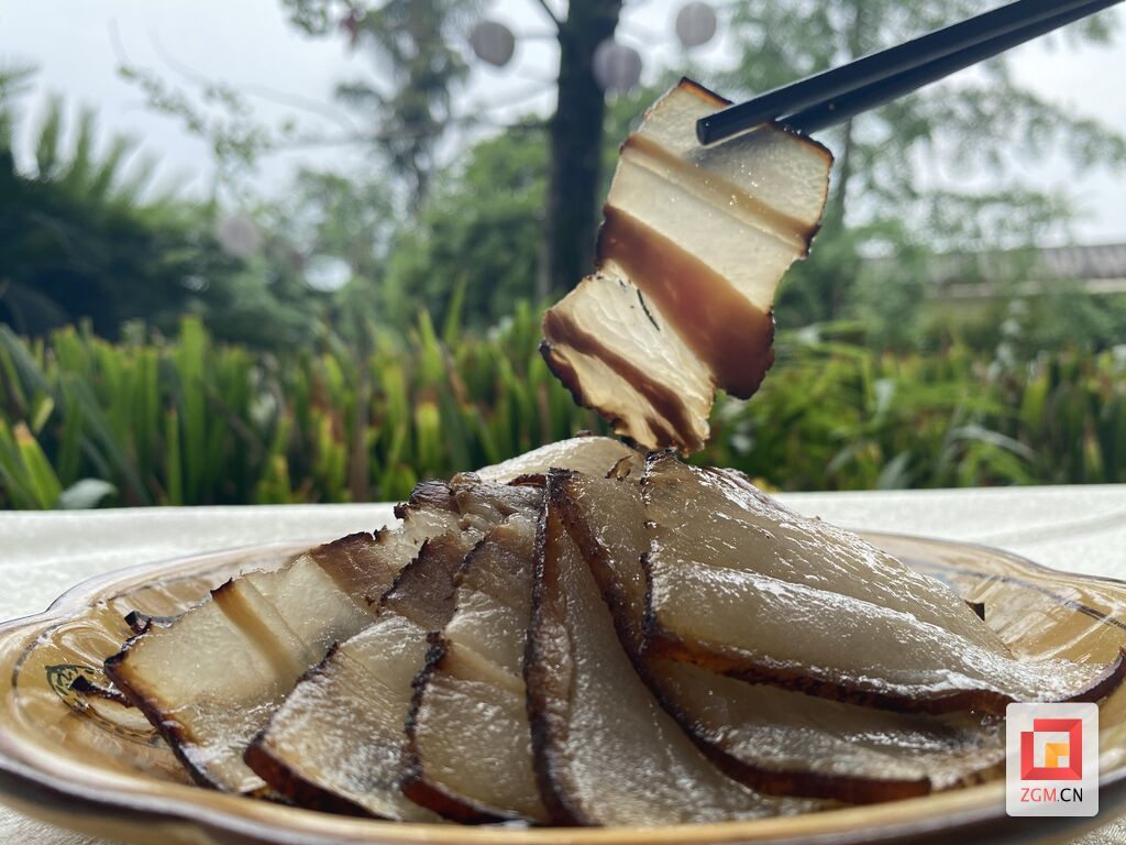 （转载）【寻味盐都·美食小镇】荣边镇：一场美食与美景的“双向奔赴”