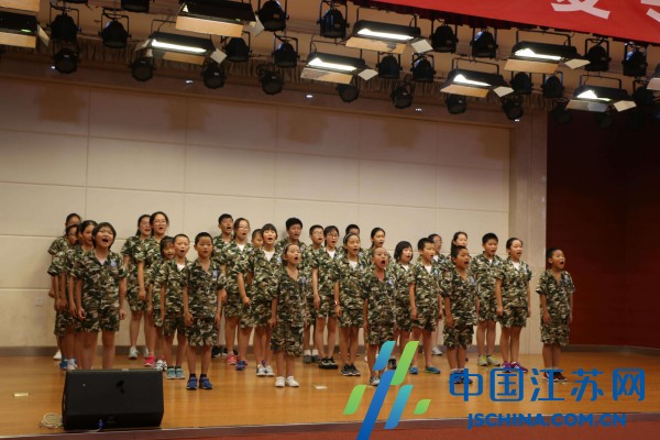 (未来之星专题 未来小记者 小记者会客厅图文摘要)“爱出发”夏令营文艺汇演在南通举行 (未来之星专题 未来小记者 小记者会客厅图文摘要)“爱出发”夏令营文艺汇演在南通举行