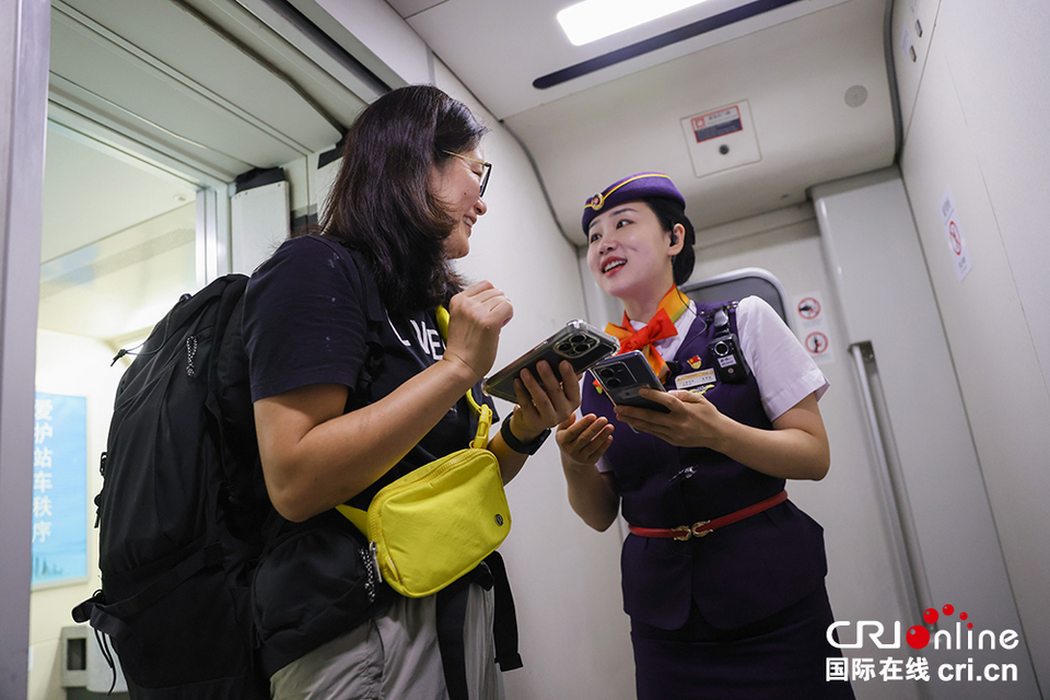 睡一觉就到香港！直击京港高铁动卧首发_fororder_图片5