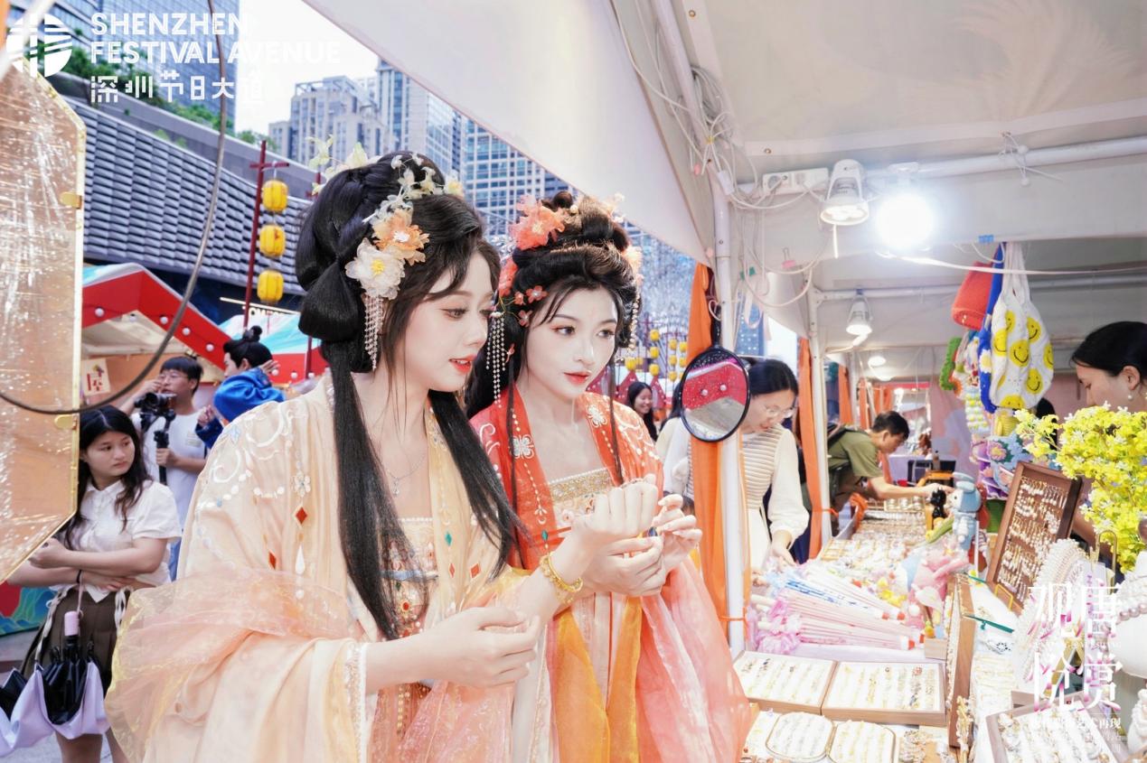 衣香鬓影 盛唐繁华再现 深圳节日大道唐风盛宴引36万人“悦赏”_fororder_403