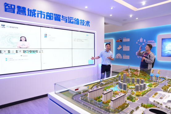 【原创】就业一条龙服务！河南新华电脑学院连接校企 精准匹配用人需求