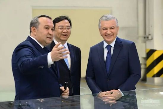 比亚迪乌兹别克斯坦工厂首批量产新能源汽车正式下线_fororder_image001