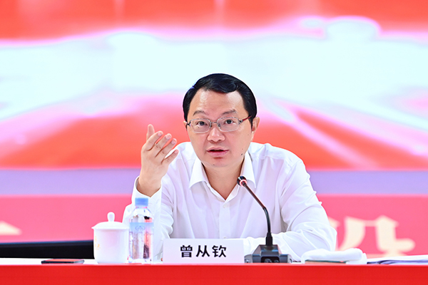 五粮液2023年度股东大会传递高质量发展信心与力量_fororder_五粮液集团（股份）公司党委书记、董事长曾从钦在大会现场作分享2