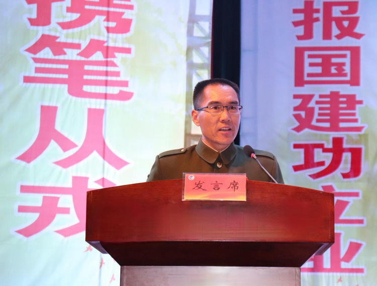 南昌航空大学思政课教师李江波：教师宣讲员征兵大使的别样风采_fororder_图片3