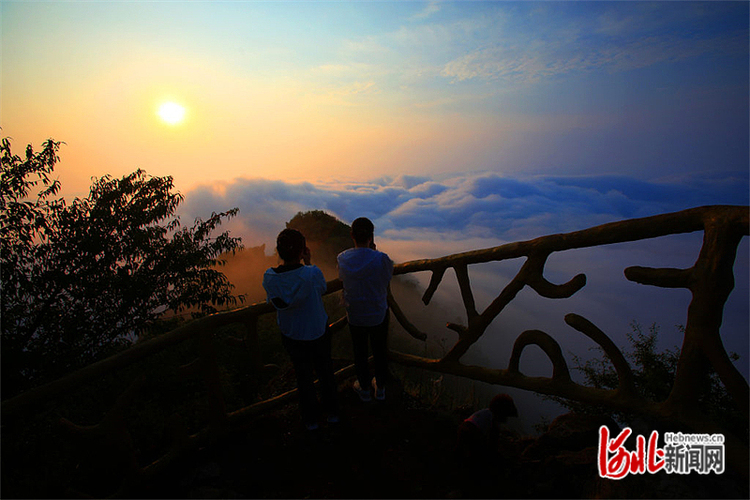 雨后太行山 云海美如画_fororder_hebnewsimg (2)