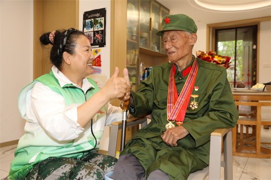 寻访老兵足迹·传承红色精神 | 老兵安福英：弃笔从戎报党恩 保家卫国践忠诚_fororder_吉林老兵安抚应5