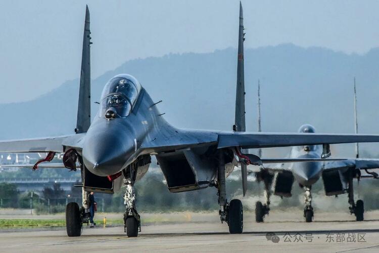 战鹰冲霄！空军航空兵某部跨昼夜练兵
