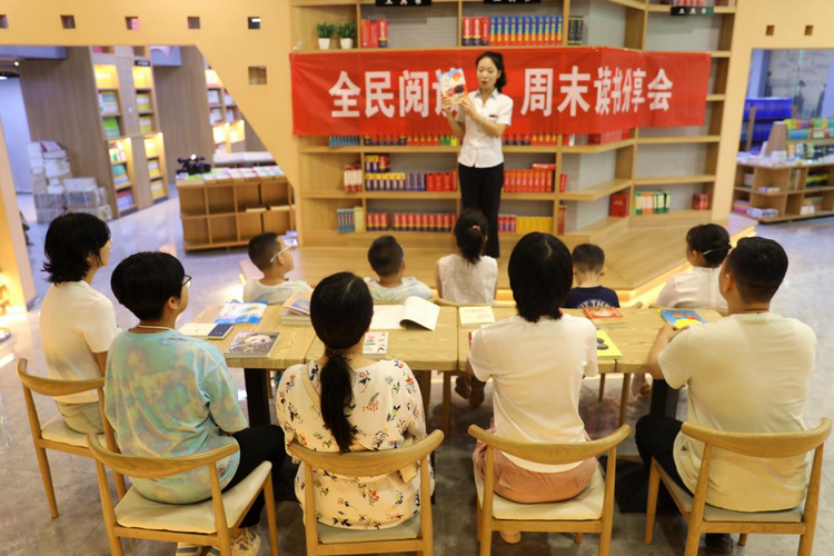 河北平泉：惠民书市让读者感受“阅读乐趣”_fororder_图片 1