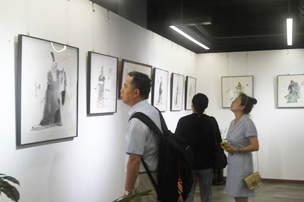 海峡两岸三国人物书画印联展览在成都开幕_fororder_微信图片_20240719133426