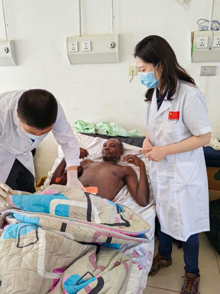 资讯有故事丨“千丘之国”卢旺达的中国医生：“为非洲人民带去健康与希望”