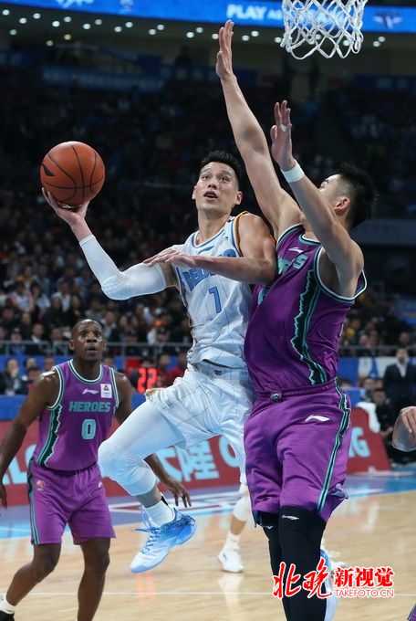 林书豪主场首秀：两记3分球，助力公益6000元