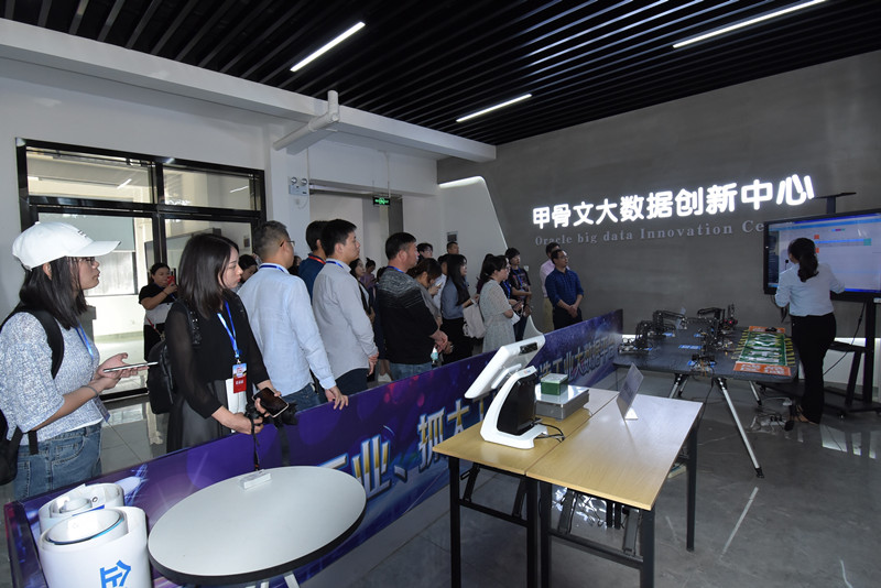【焦点图】【CRI看福建主推】【漳州】【移动版】【Chinanews带图】漳州经济注入新活力：打造人才双创基地 培育新兴战略产业