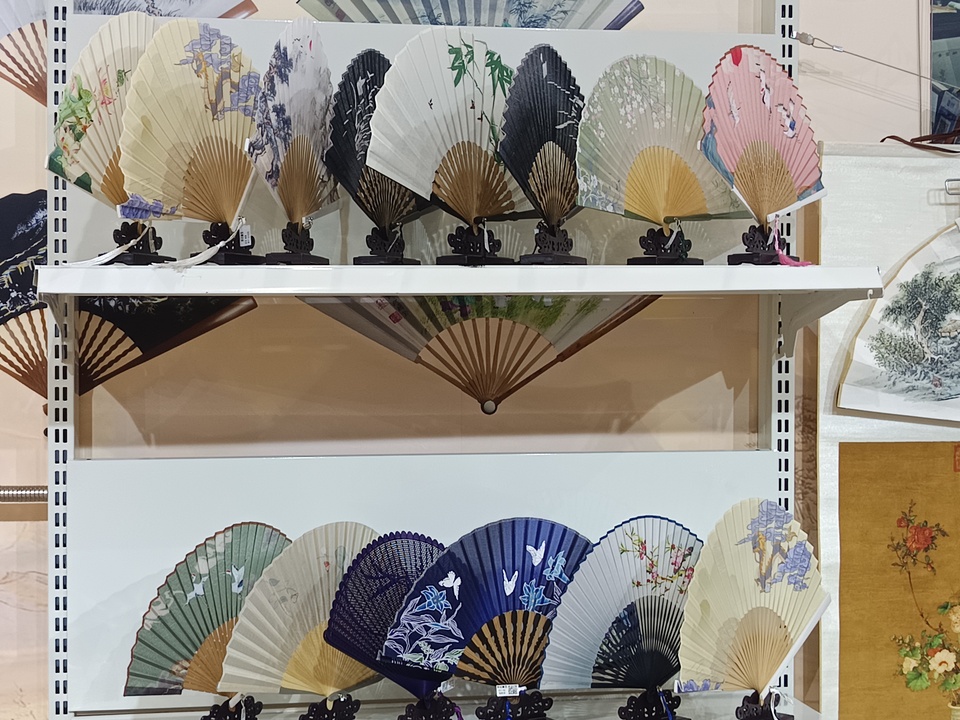 逛书博会 在书香中感受“山东手造”魅力_fororder_微信图片_202407261805522