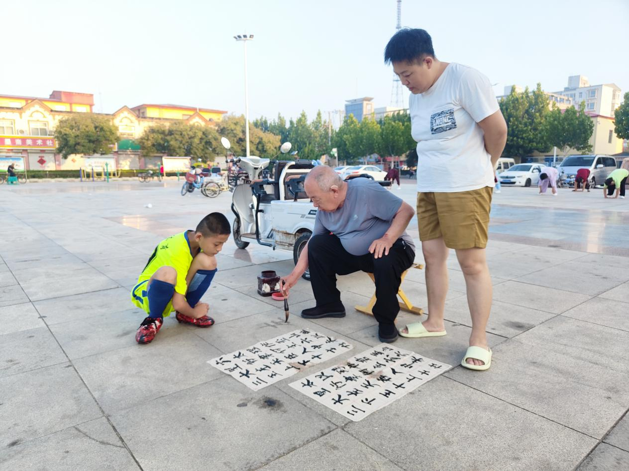 河北海兴：以地为纸 以水为墨 公益教学暖人心_fororder_图片4