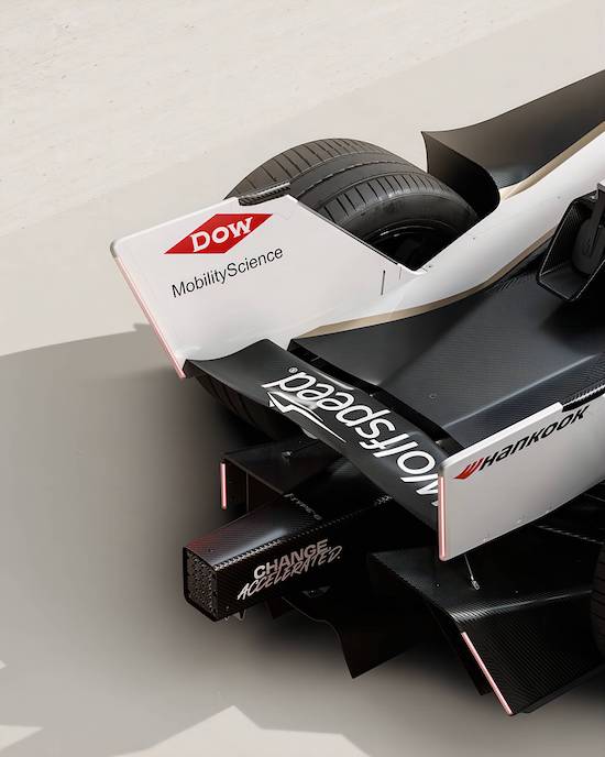 从Formula E赛场到日常驾驭 捷豹路虎以赛事投入赋能电动化技术革新_fororder_image001