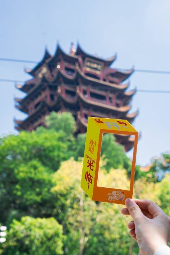 迎新更要迎心，武汉开学礼，花YOUNG宠新生！
