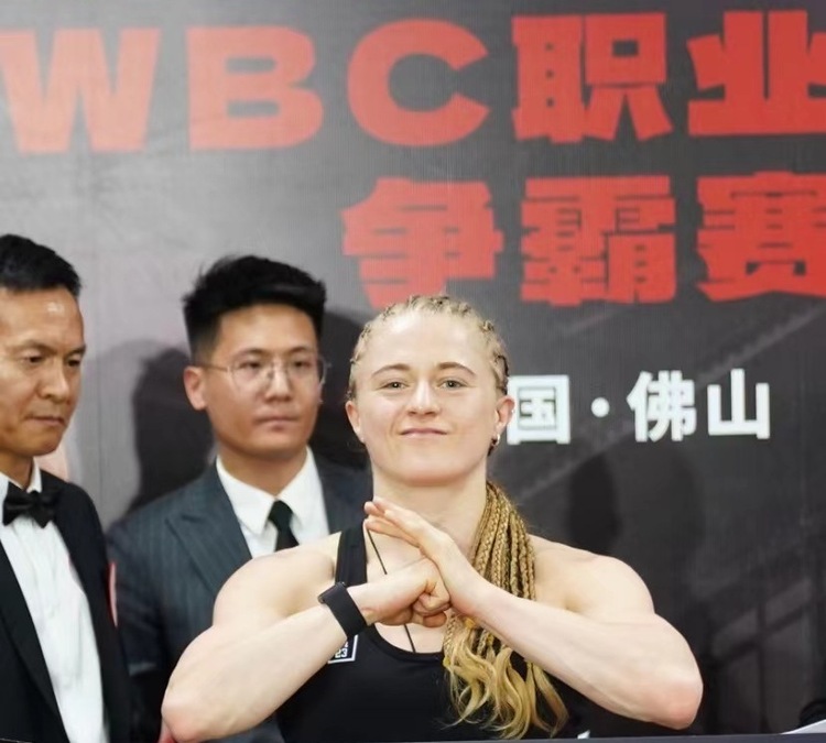 剑桥女孩艾丽：在中国打拳击让我为自己骄傲