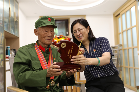 寻访老兵足迹·传承红色精神 | 老兵安福英：弃笔从戎报党恩 保家卫国践忠诚_fororder_吉林老兵安抚应3