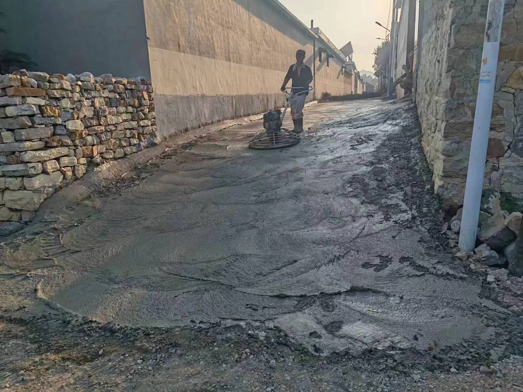 “双争”有我丨保定市满城区：为民办事解烦忧 乡村合力促和谐_fororder_道路修整施工中 摄影 侯霁宸