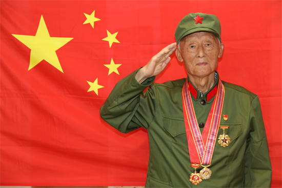 寻访老兵足迹·传承红色精神 | 老兵安福英：弃笔从戎报党恩 保家卫国践忠诚_fororder_吉林老兵安抚应1