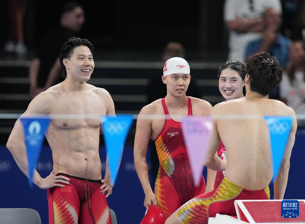 巴黎奥运会丨游泳——男女4x100米混合泳接力中国队摘银牌