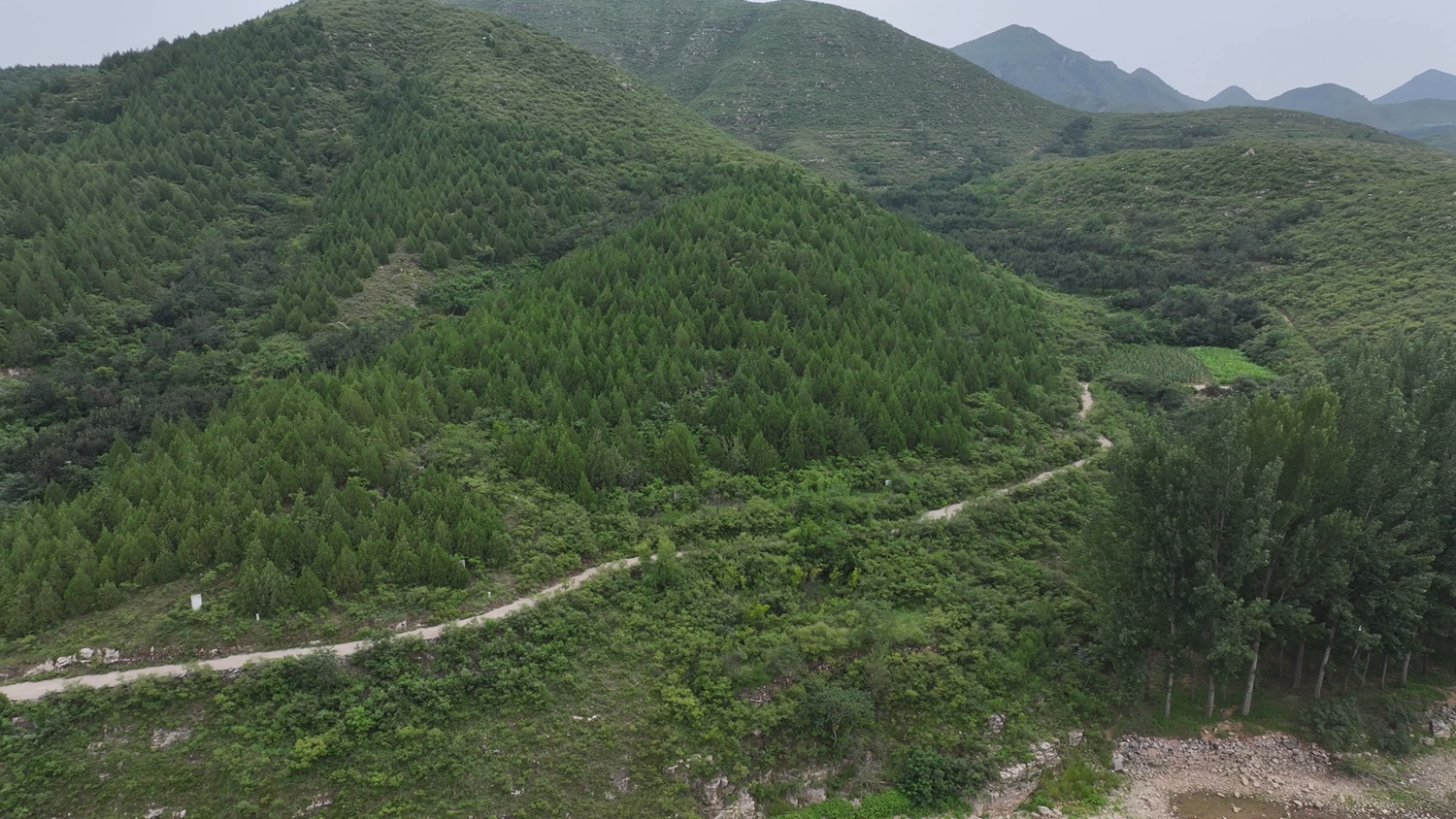 保定市满城区：解锁太行步道魅力 体验和美乡村之旅_fororder_太行步道沿途环境清幽 摄影 田嘉成