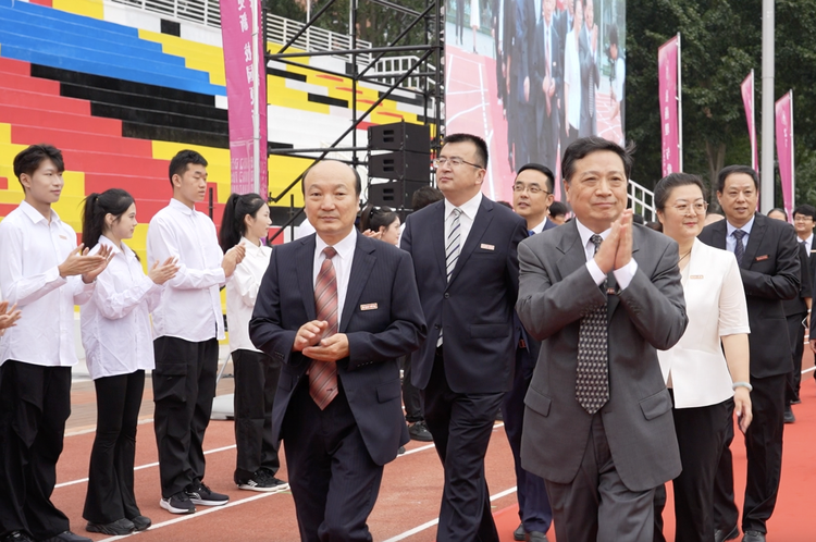 燕京理工学院2024级学生开学典礼暨军训开训仪式盛大举行