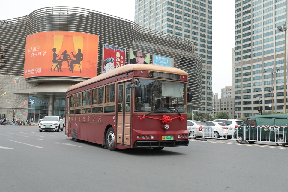 天津：仿古铛铛车、主题邮局亮相西北角 特色美食街区好“游”也好“邮”_fororder_1
