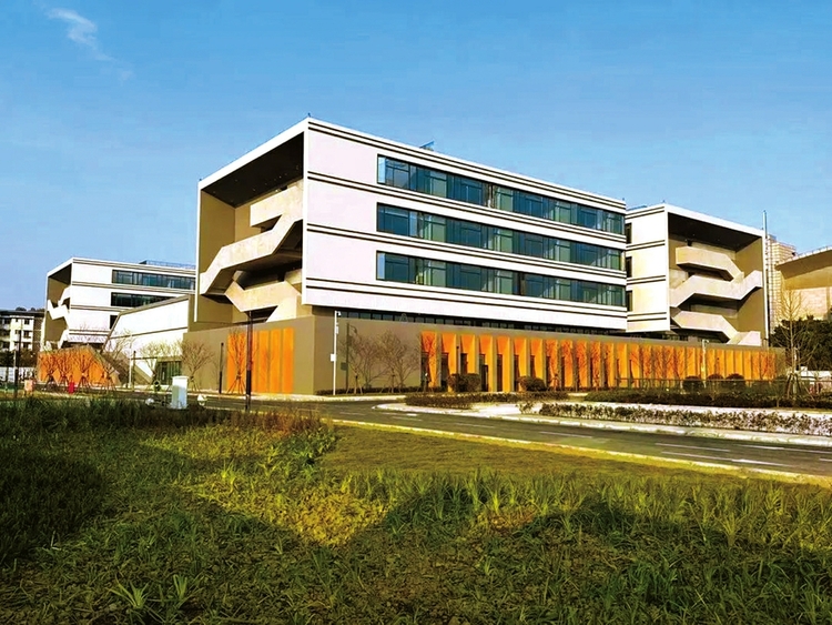 （转载）成都奋战三季度 全力以赴拼经济搞建设