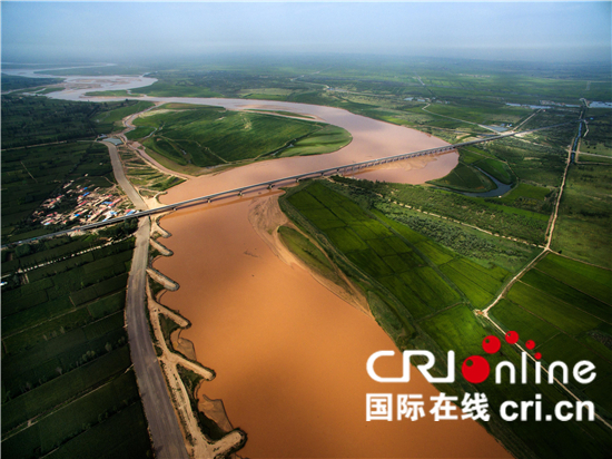 宁夏生态治理成果显著 昔日荒漠变绿洲_fororder_5cac6081d5cb401fb8c1e57af6c5b5de