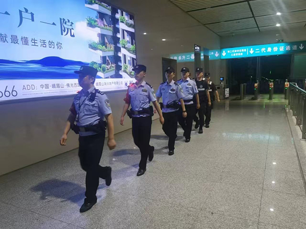 广汉公安：清查三连击 守护再续航_fororder_e5e1ba79a72f57b0f4da8d1615a61b45_recompress