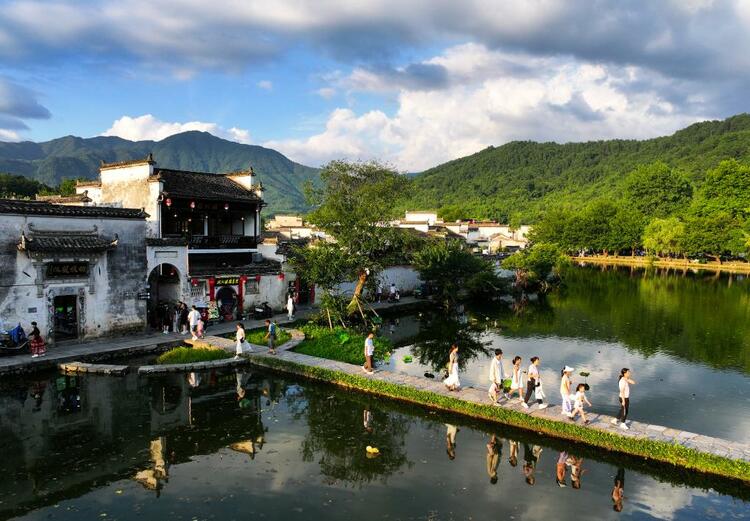 特稿丨“两山论”是中国的，也是世界的——共建清洁美丽世界的中国启示与贡献