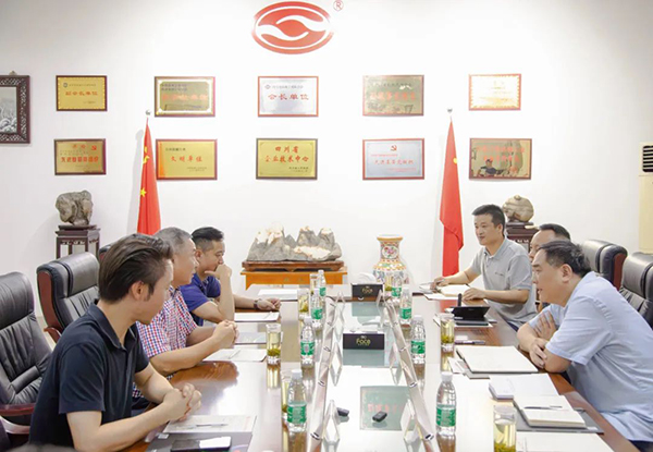 精准走访 成都锦江区“服务团”助推企业高质量发展_fororder_辉煌测控设备有限公司会议室内-供图单位-成都市锦江区融媒体中心