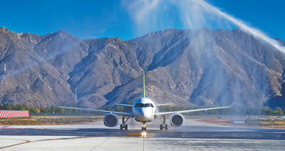 C919首次飞抵拉萨_fororder_1726773712987_1