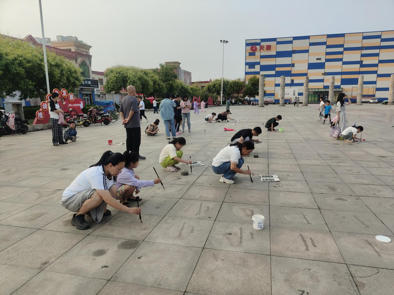 河北海兴：以地为纸 以水为墨 公益教学暖人心_fororder_图片1