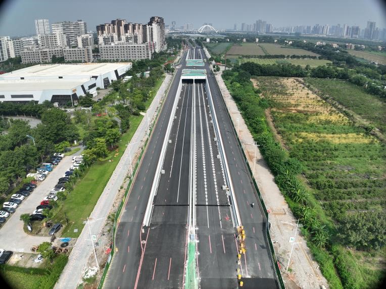 凤凰大道快速化改造工程 丰泽路-黄阁南路隧道主线双向6车道通车_fororder_凤凰3