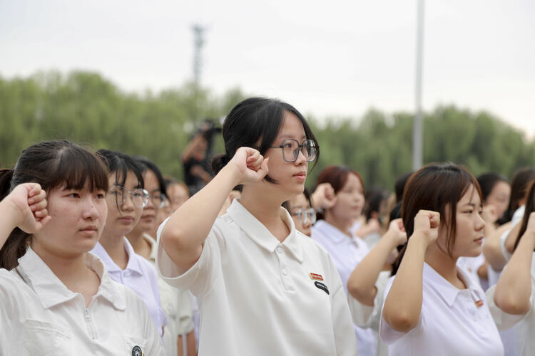 燕京理工学院2024级学生开学典礼暨军训开训仪式盛大举行