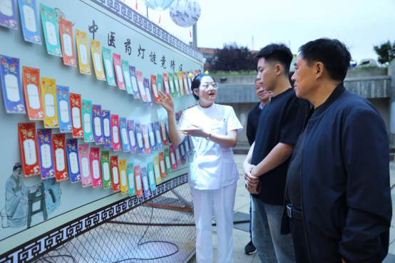 河北平泉：“中医药文化夜市”惠及千万家_fororder_河北平泉：“中医药文化夜市”惠及千万家635