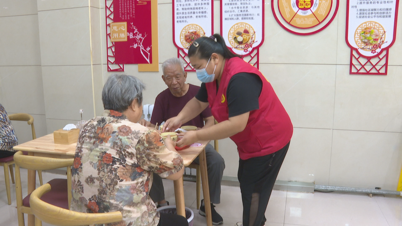 石家庄市鹿泉区：公益餐厅用爱心烹制幸福味道_fororder_3