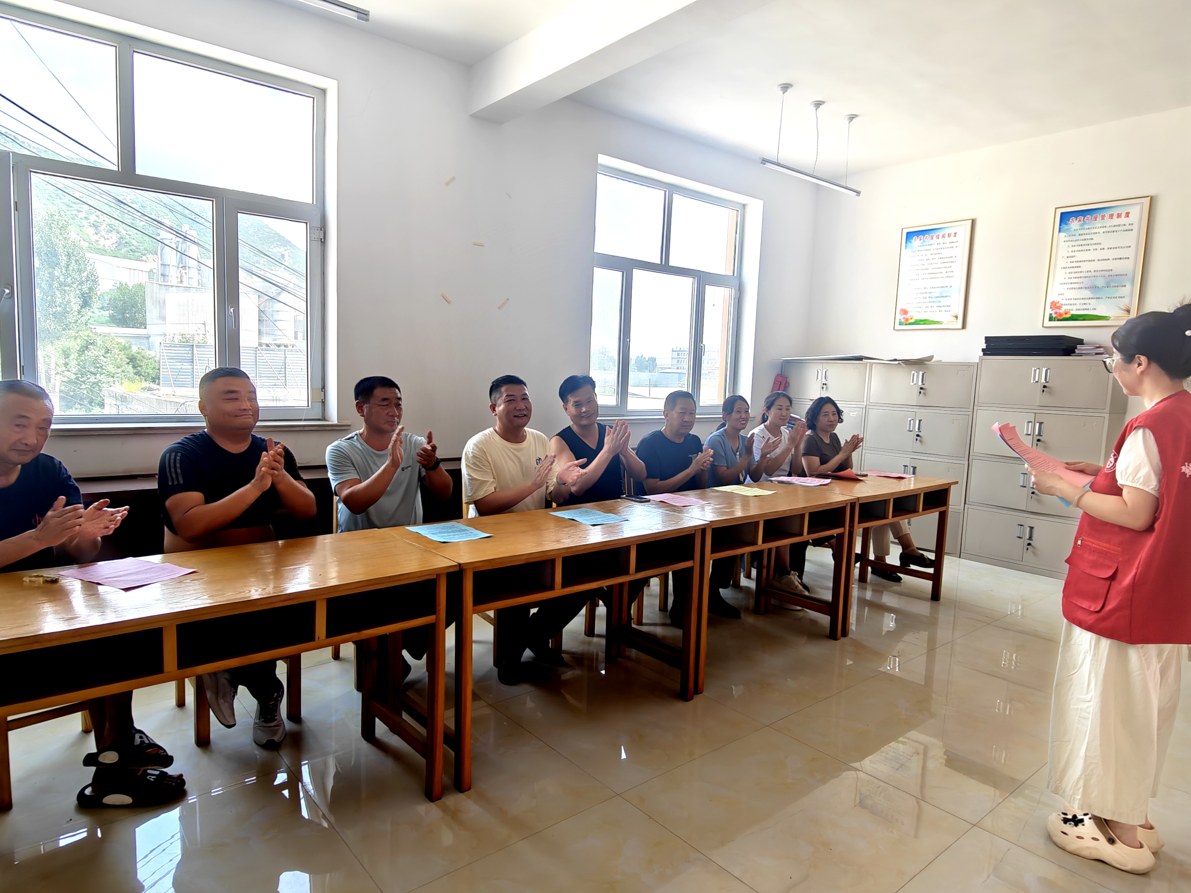 河北唐县：让党的声音在基层落地生根_fororder_宣讲受到群众一致好评 苏培摄