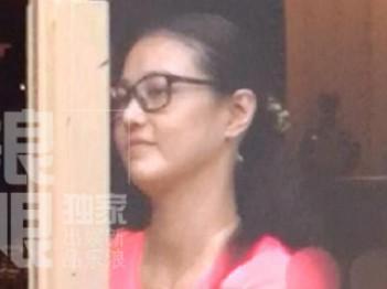 女星自拍和被偷拍似两人:谢娜诡异baby素颜丑