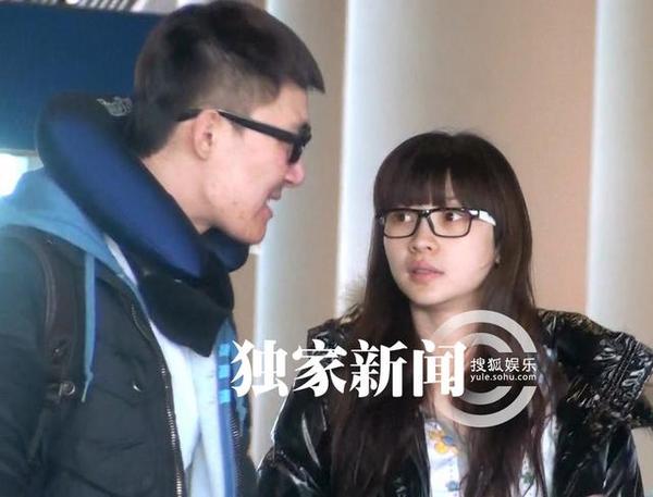 女星自拍和被偷拍似两人:谢娜诡异baby素颜丑