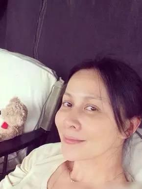 女星自拍和被偷拍似两人:谢娜诡异baby素颜丑