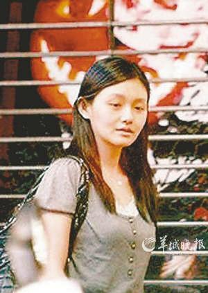 女星自拍和被偷拍似两人:谢娜诡异baby素颜丑