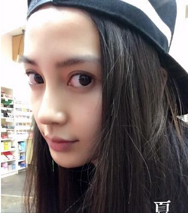 女星自拍和被偷拍似两人:谢娜诡异baby素颜丑